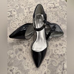 Bellini Lite Black Patent and Silver Corduroy Women's Heels